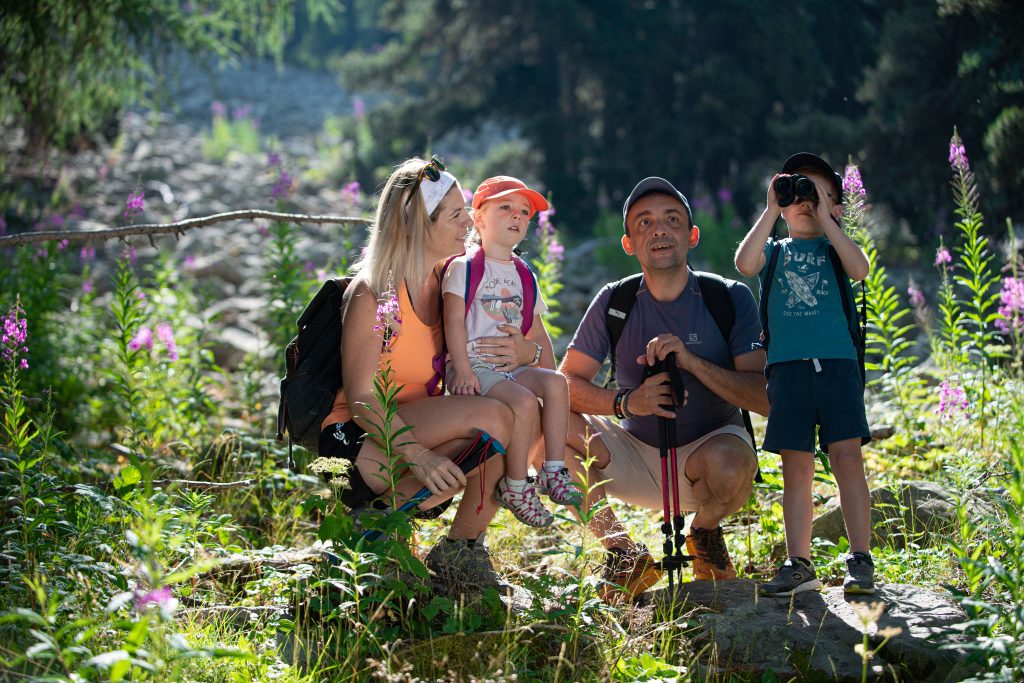 Randonnée en famille au plateau de la Chau Montclar