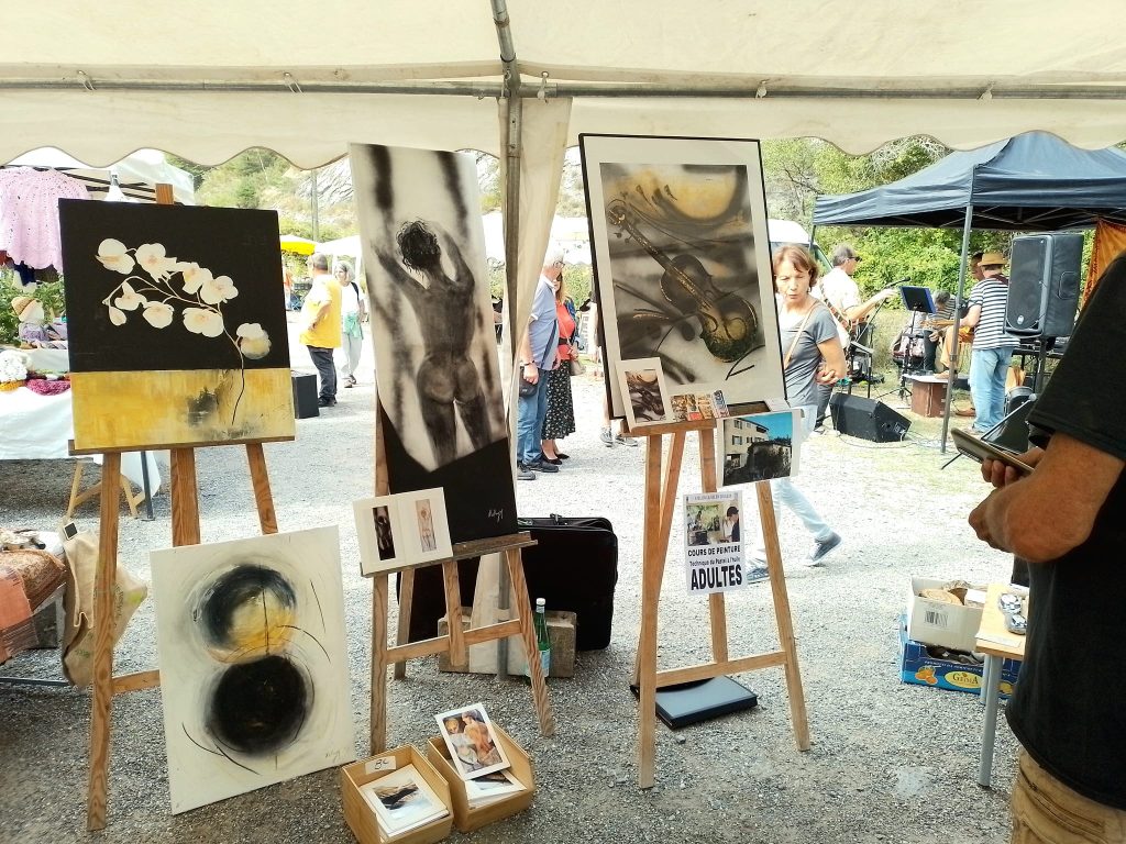 Stand d'artisans à la foire du Bès à Barles